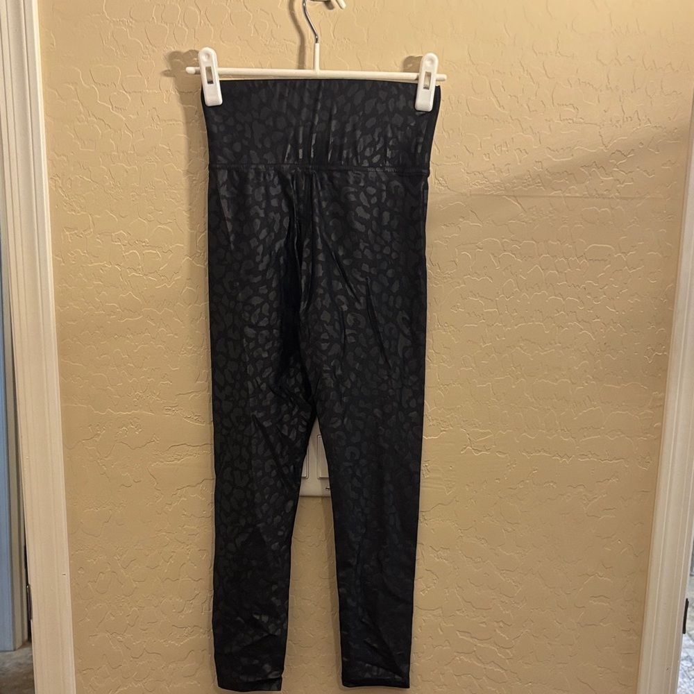 Carbon38 Black Leopard Print Leggings